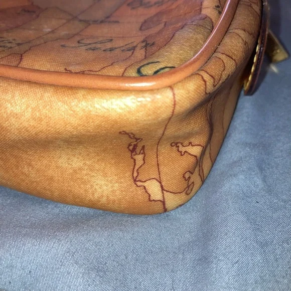 Alviero Martini Beige Lined Zip Pouch - Picture 4 of 6